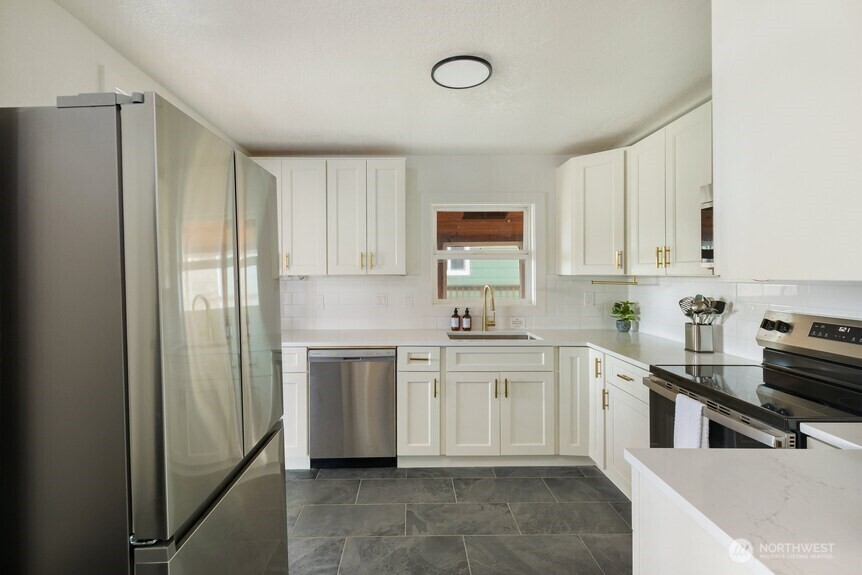 2514 N Lafayette Avenue Property Photo 8