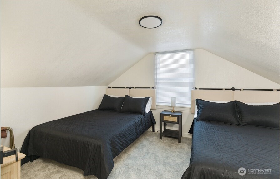 2514 N Lafayette Avenue Property Photo 10
