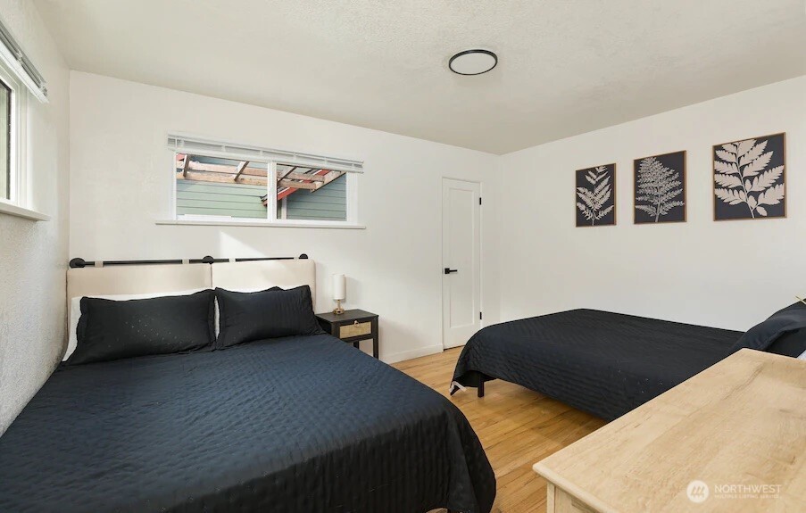 2514 N Lafayette Avenue Property Photo 12