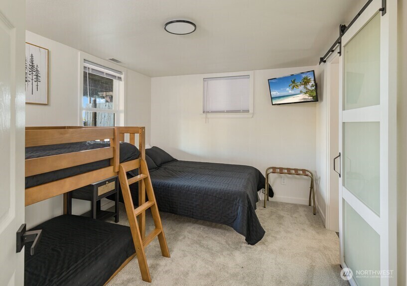 2514 N Lafayette Avenue Property Photo 13
