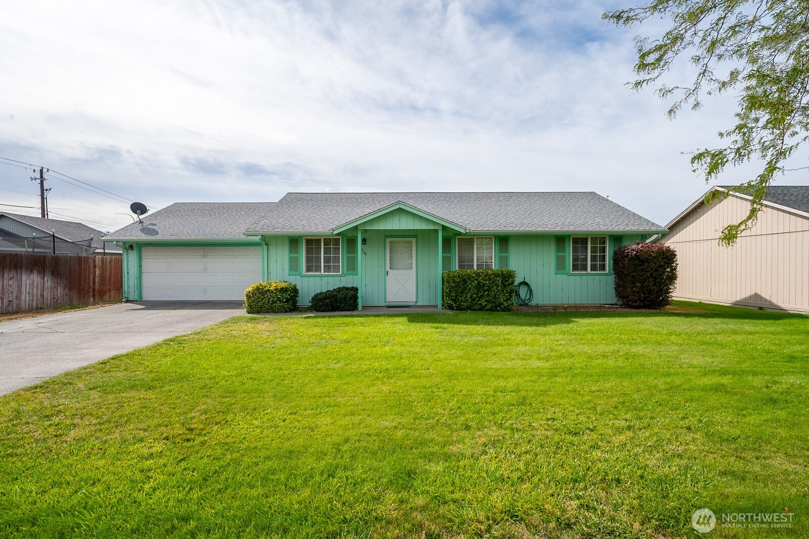 1204 E Hayden Drive Property Photo 1