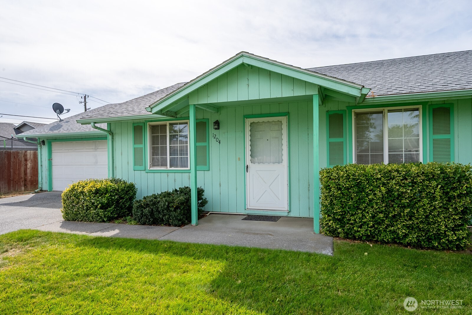1204 E Hayden Drive Property Photo 4