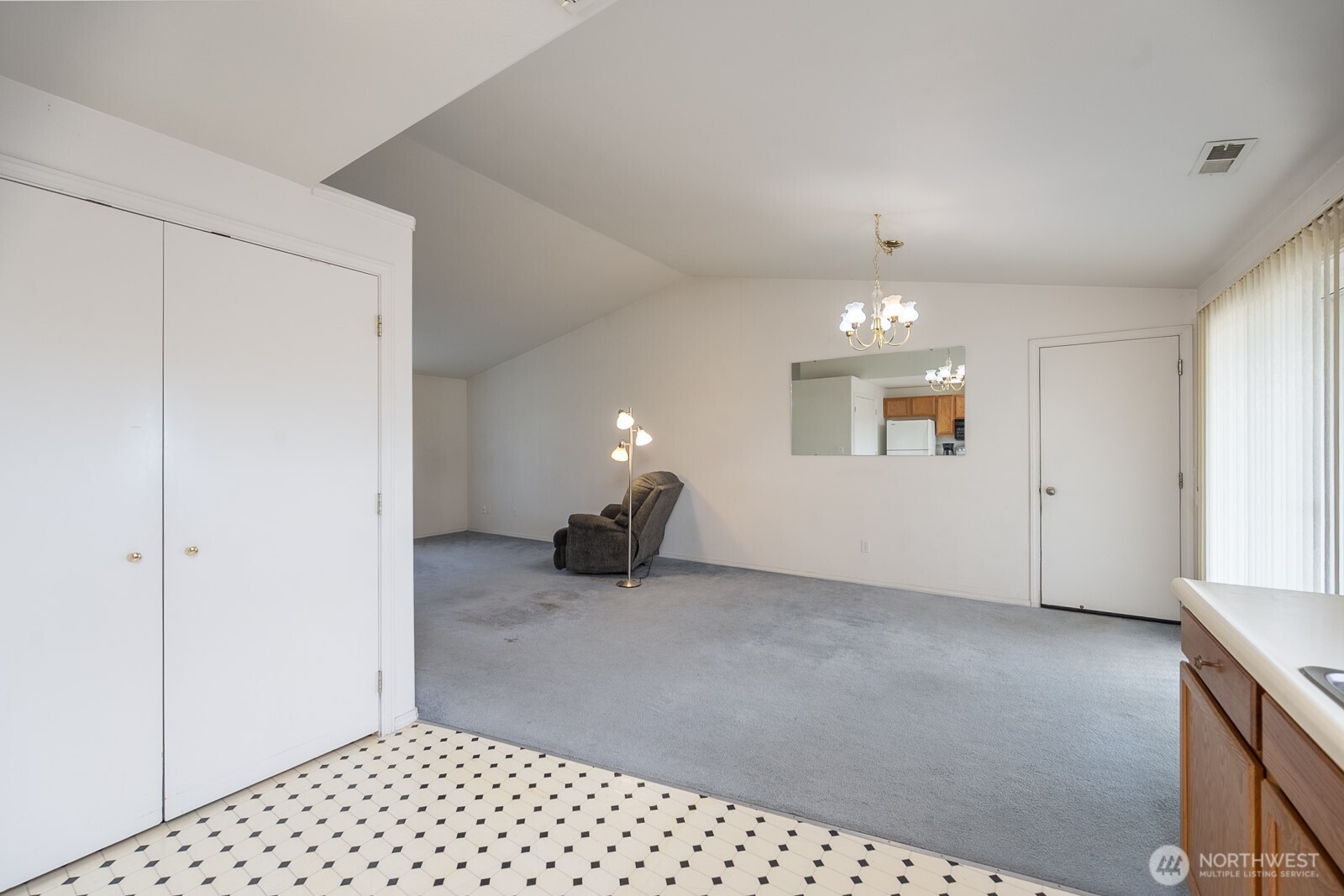 1204 E Hayden Drive Property Photo 9