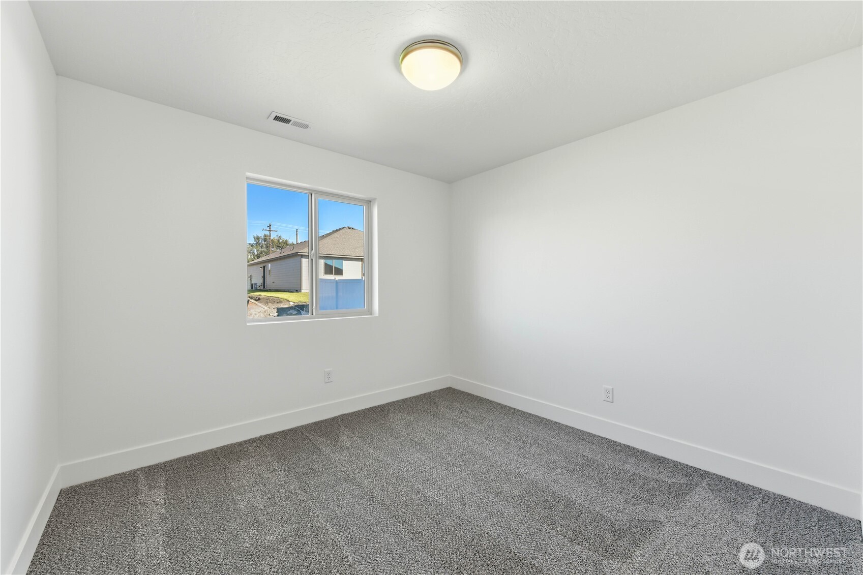 321 N Lessor Loop Property Photo 19