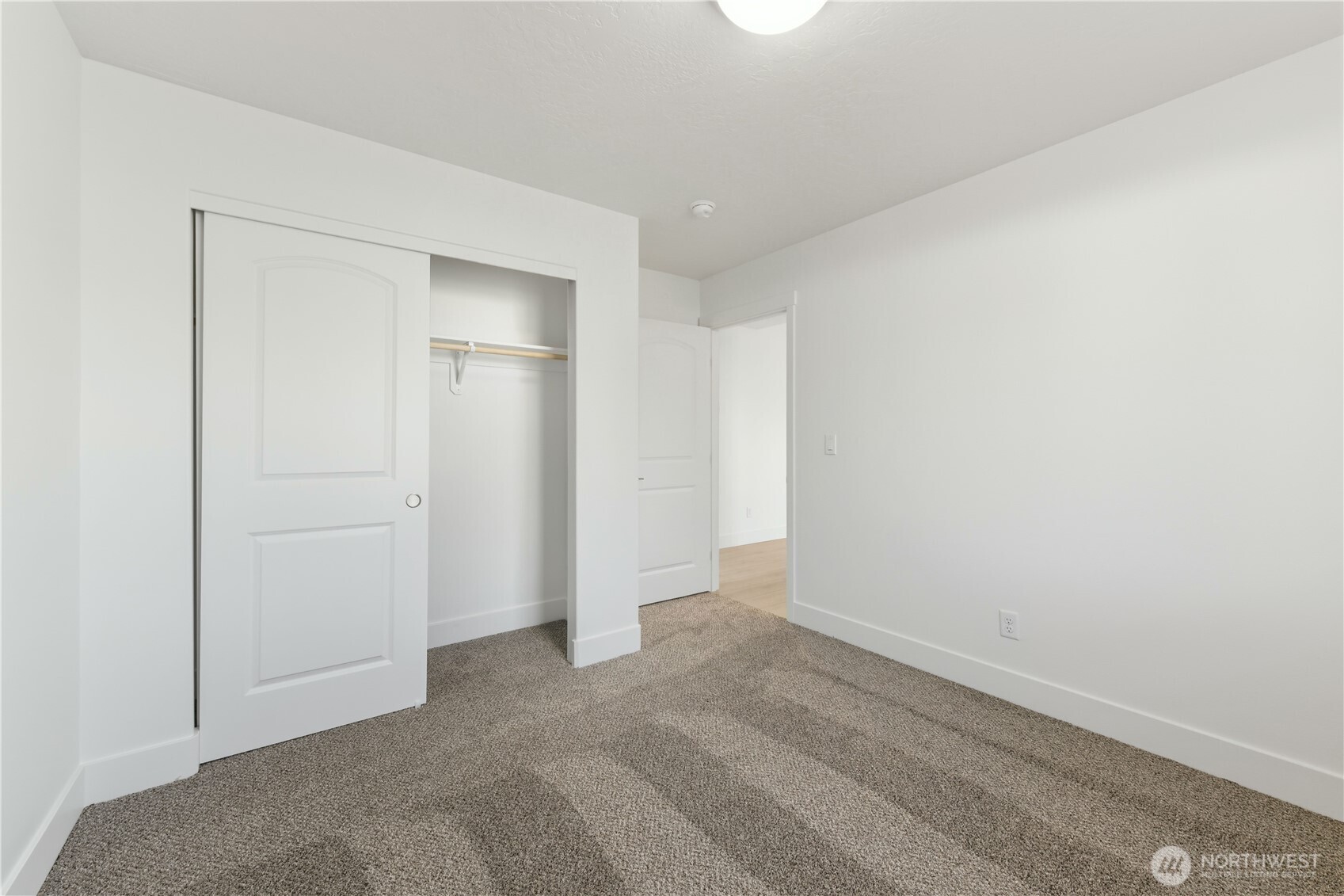 321 N Lessor Loop Property Photo 20