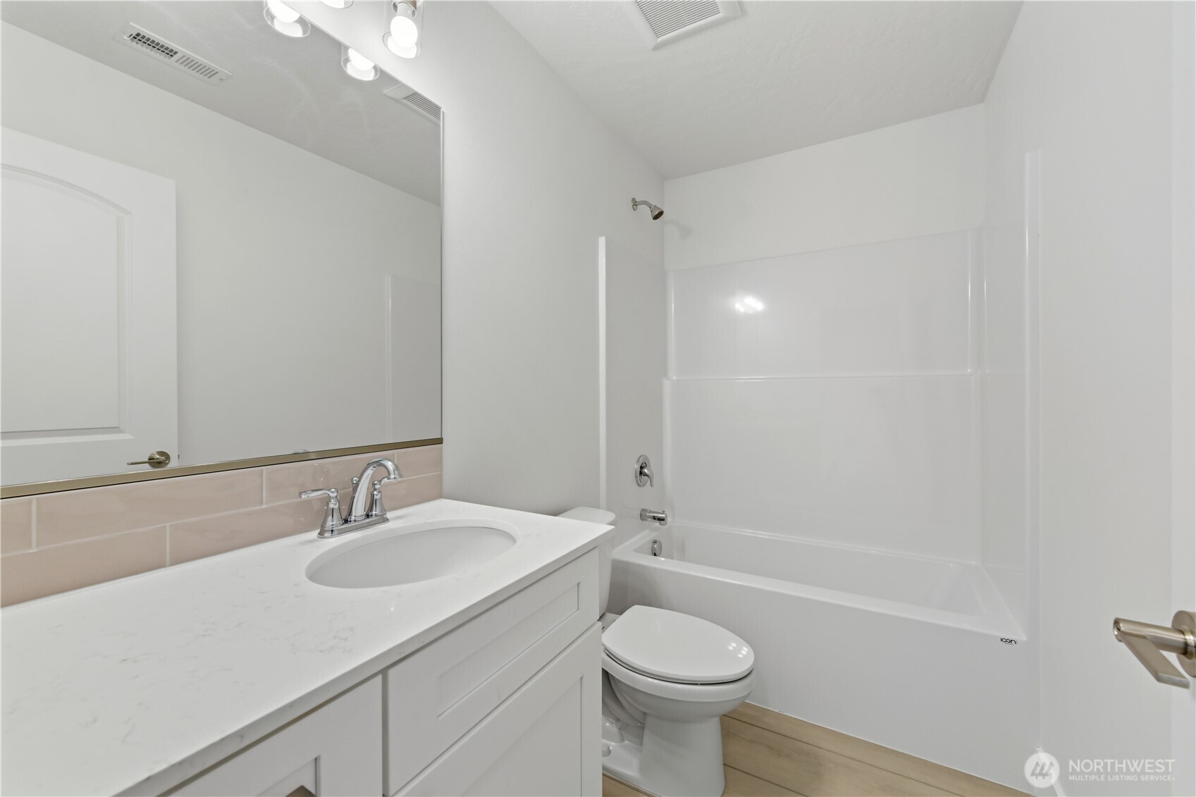 321 N Lessor Loop Property Photo 21