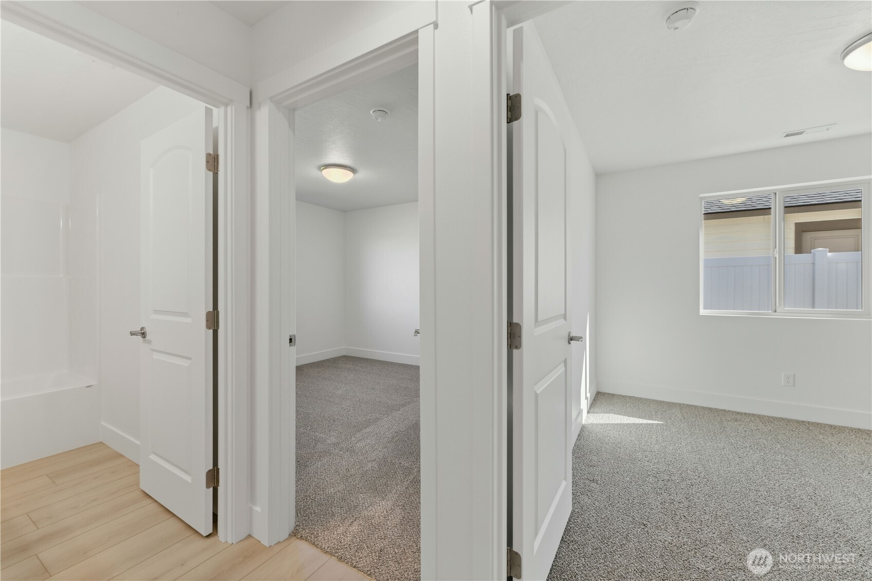 321 N Lessor Loop Property Photo 22