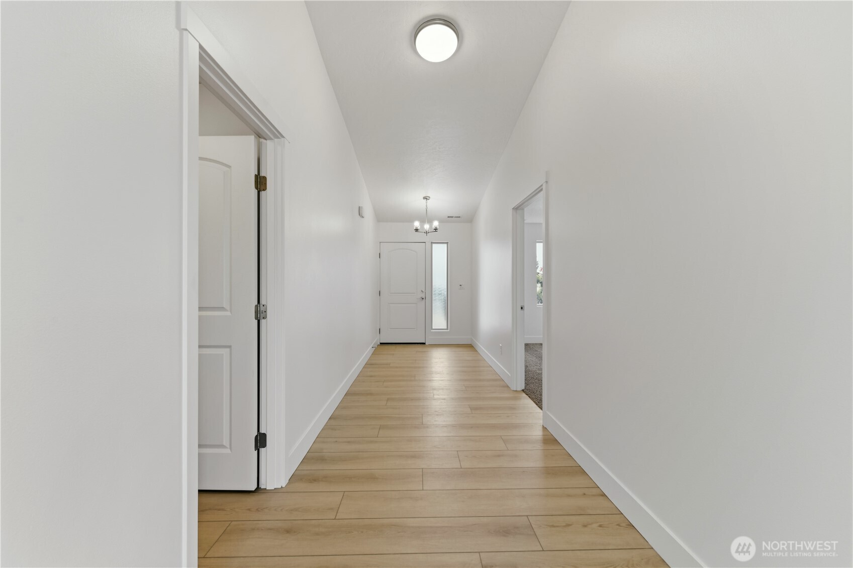 321 N Lessor Loop Property Photo 24