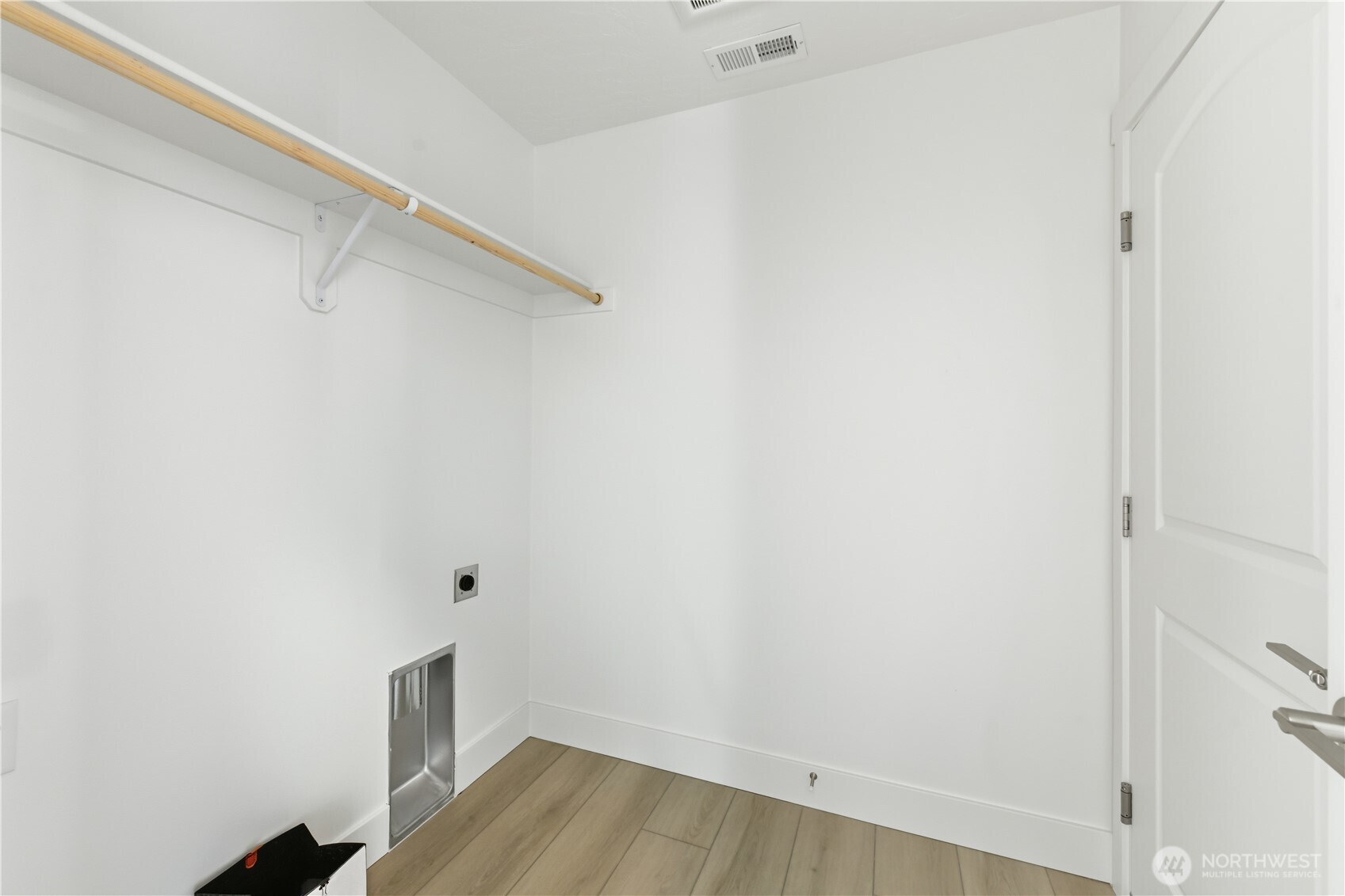 321 N Lessor Loop Property Photo 25