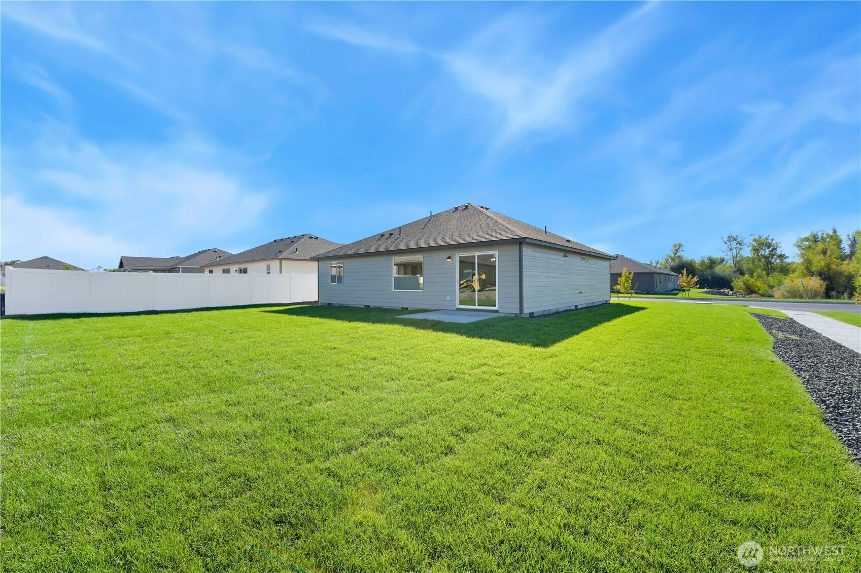 321 N Lessor Loop Property Photo 27