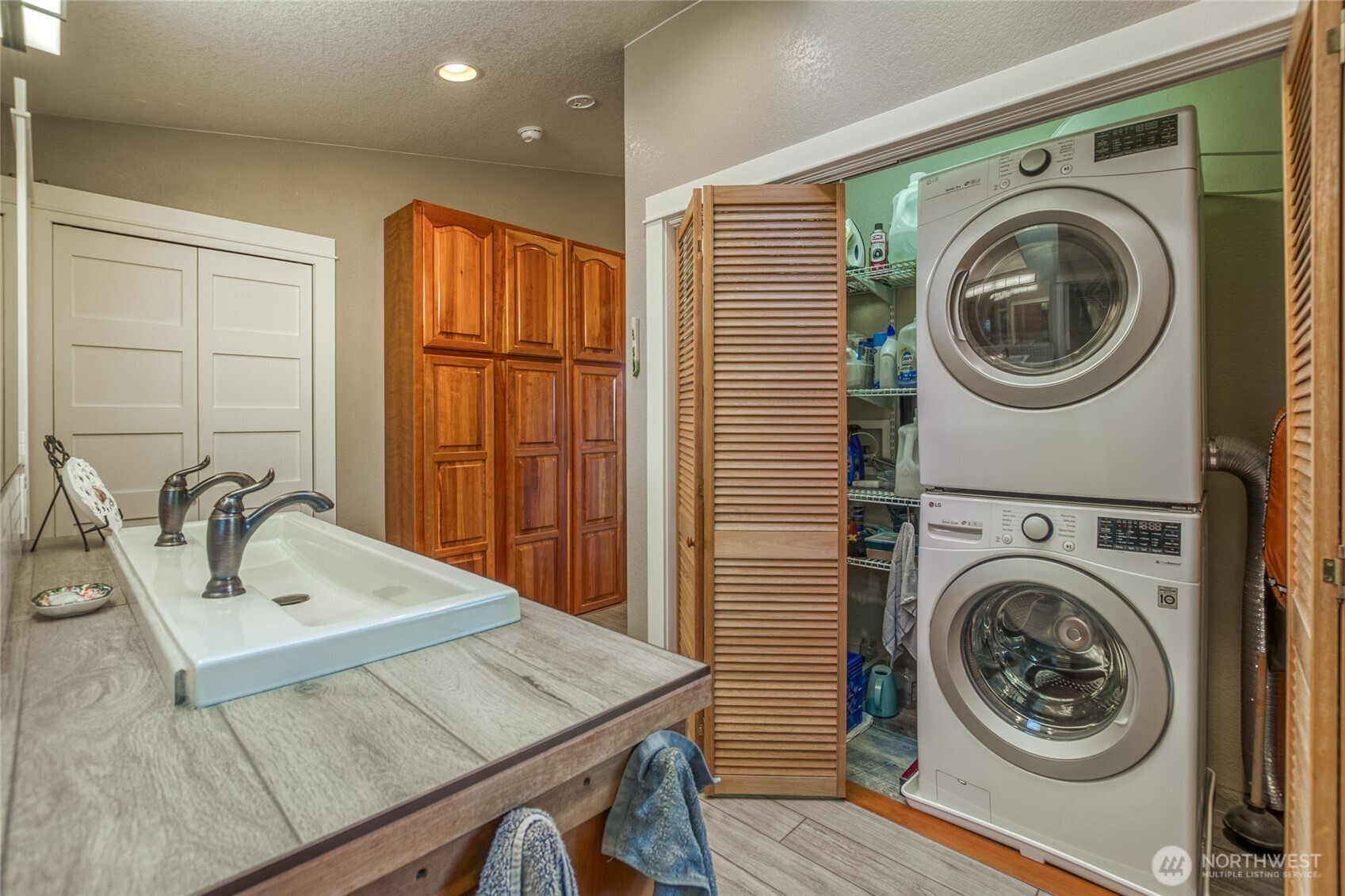 154 Walker Drive Property Photo 16