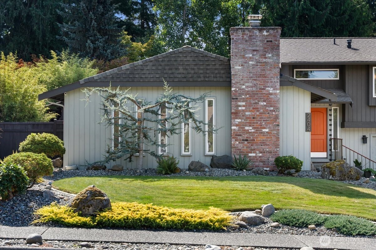 2404 36th Avenue Property Photo 4