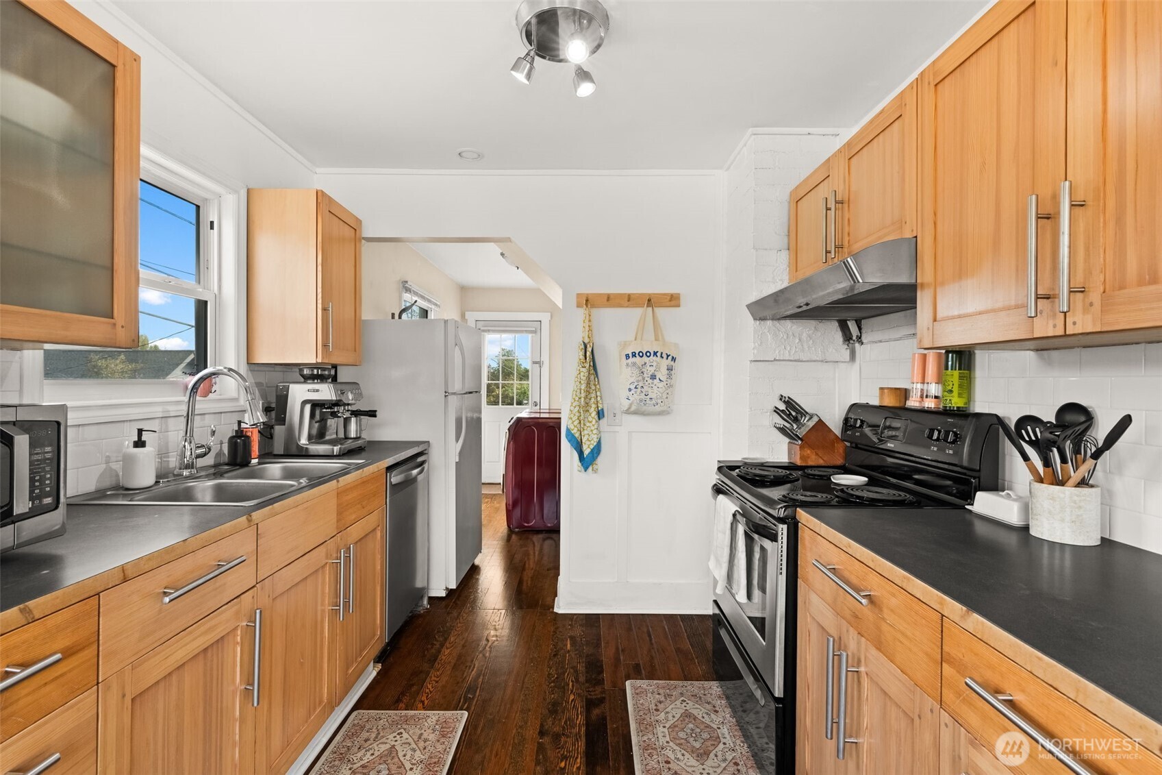 2713 N Stevens Street Property Photo 10