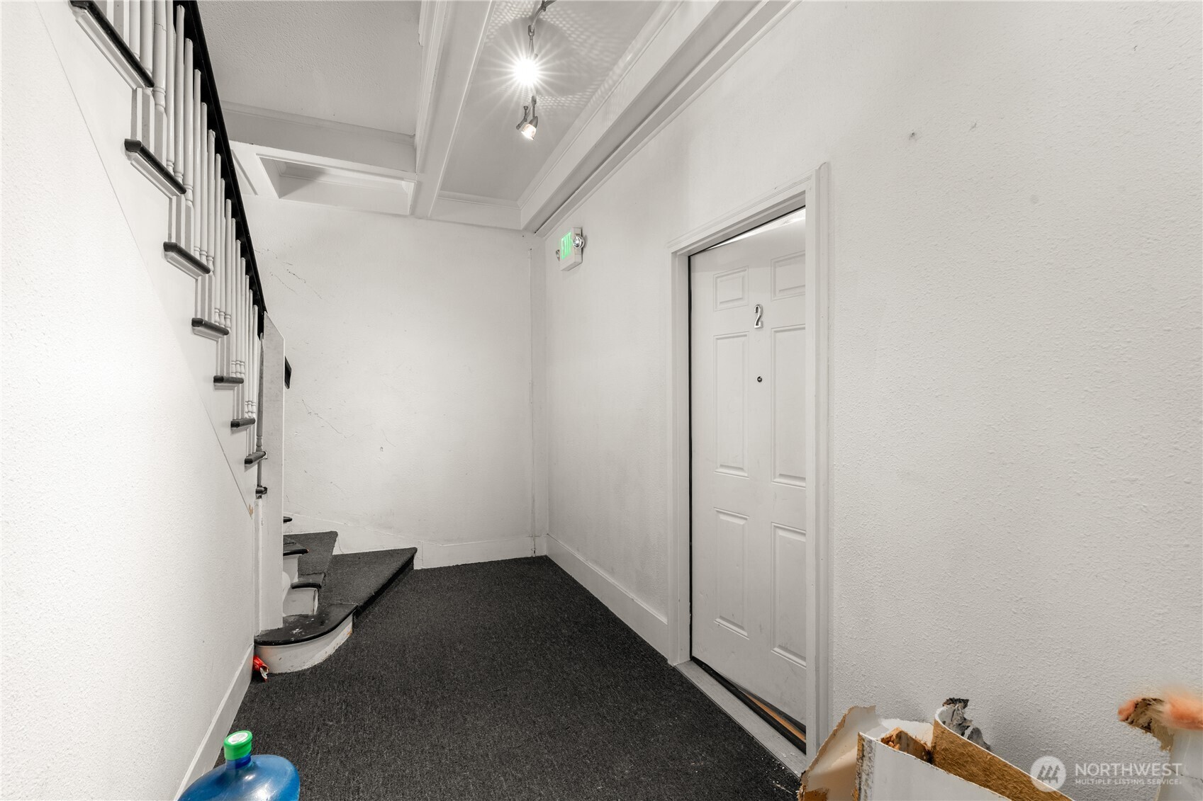 220 W 4th Street Property Photo 3
