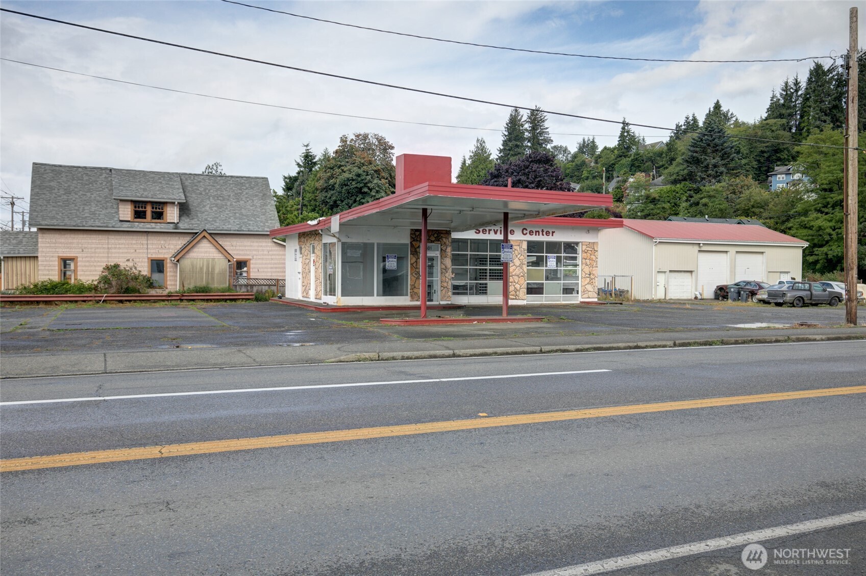 301 Lincoln Street Property Photo 1