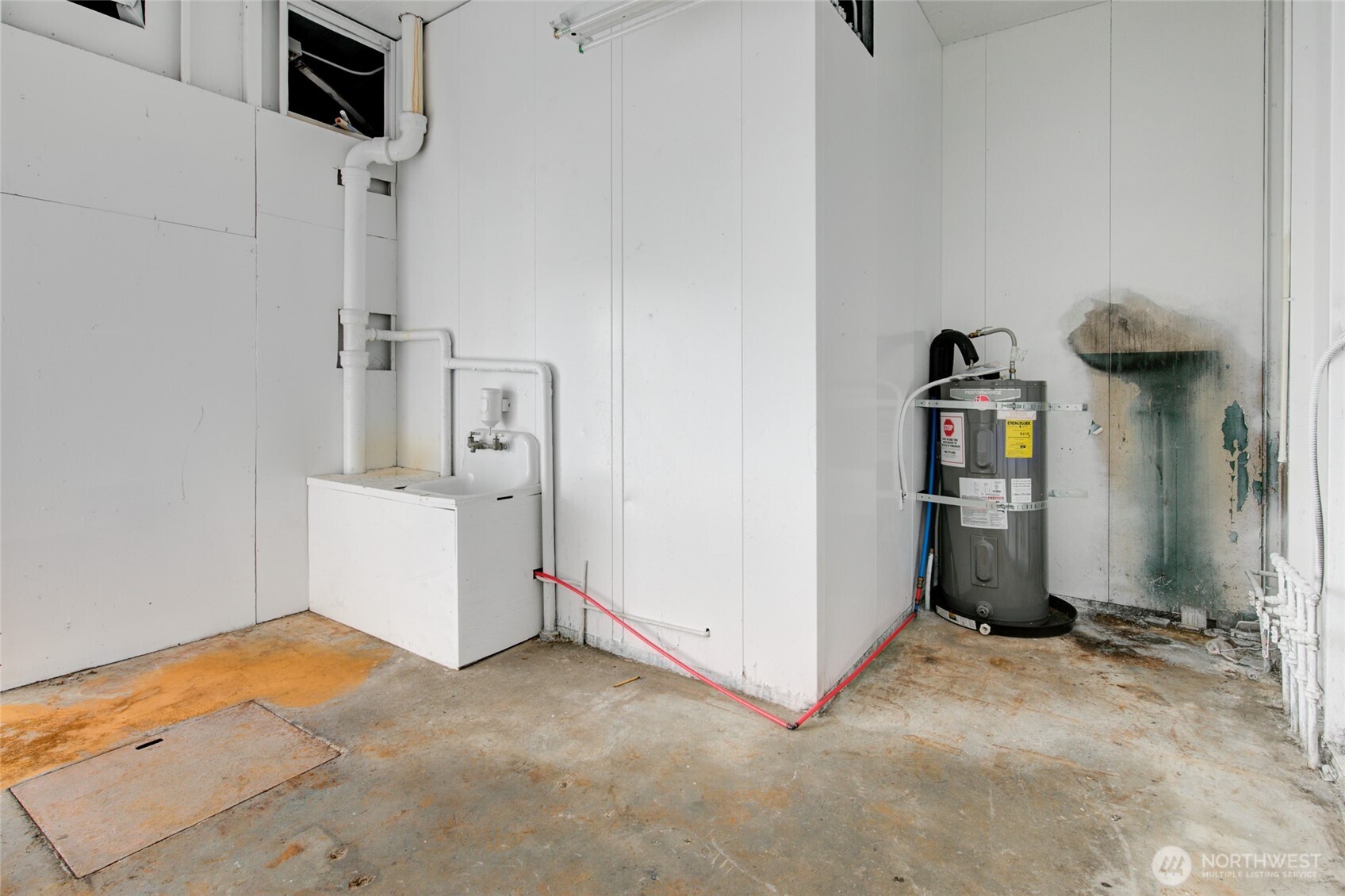 301 Lincoln Street Property Photo 10