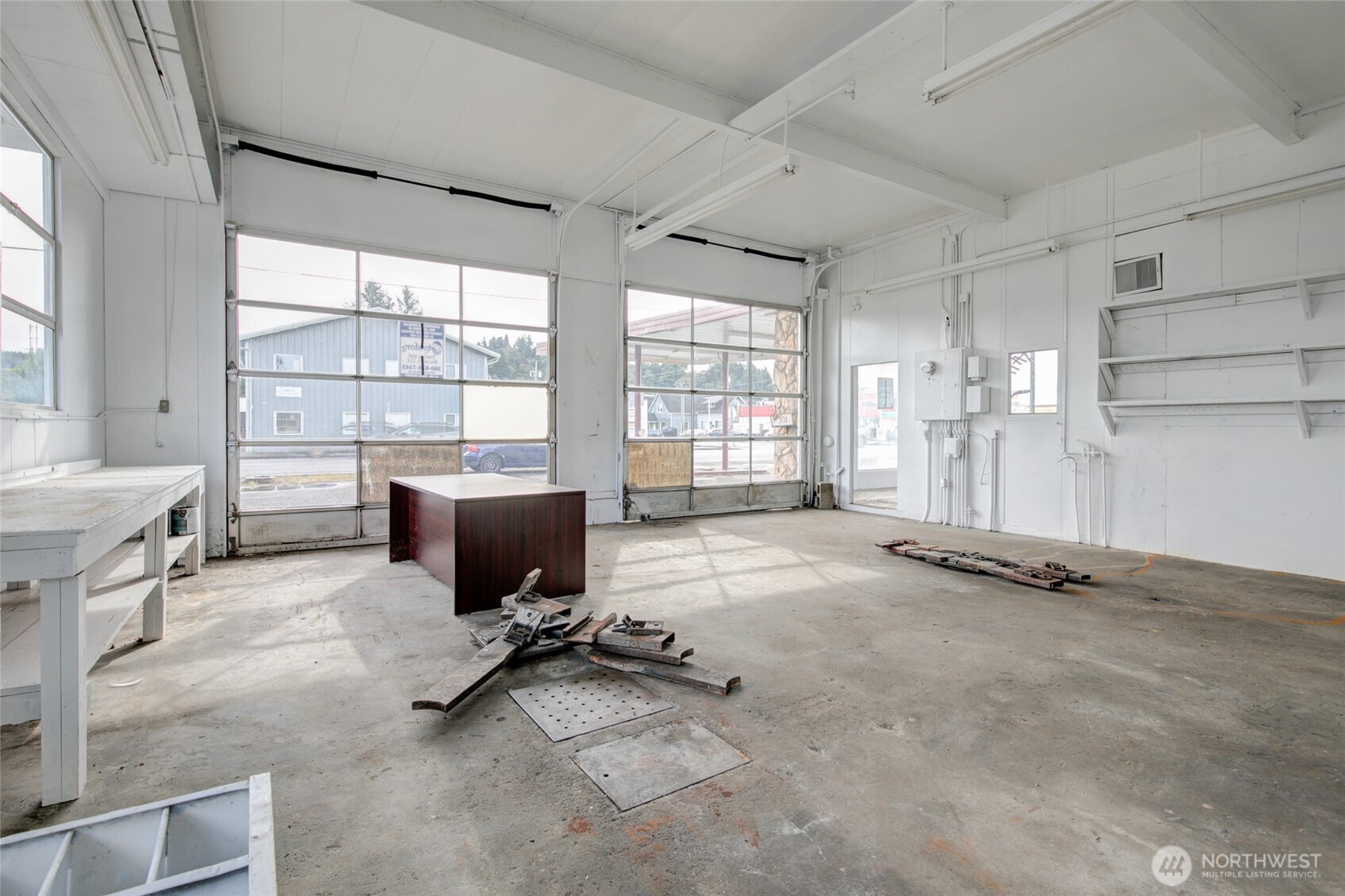 301 Lincoln Street Property Photo 21