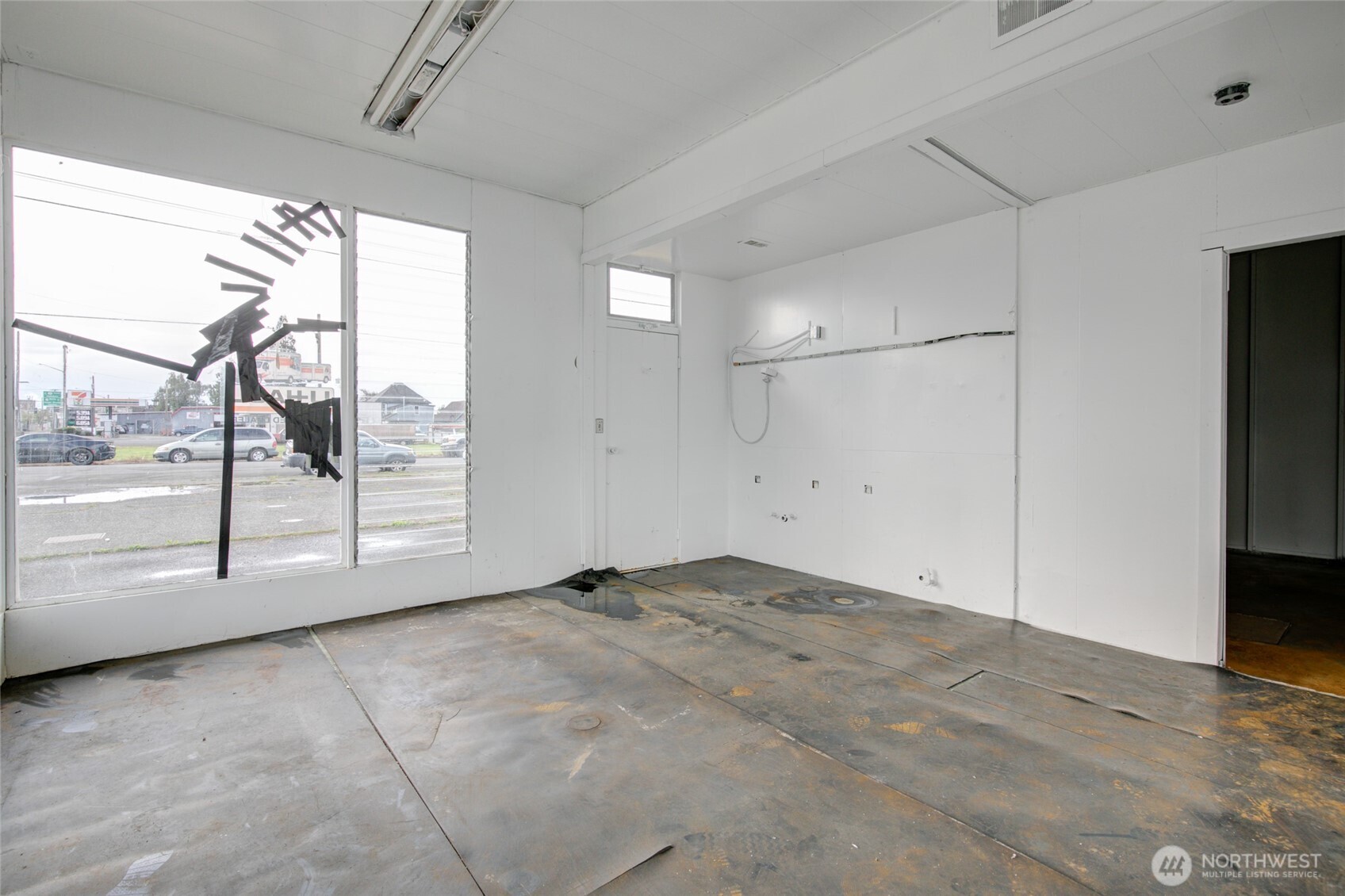 301 Lincoln Street Property Photo 36