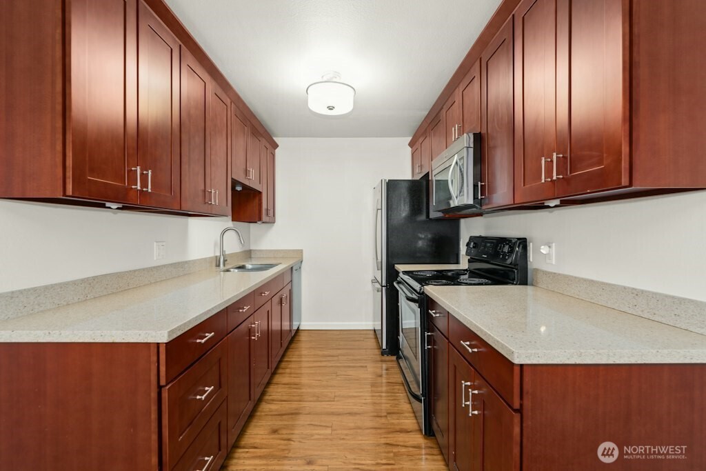6111 N 16th Street M-108 Property Photo 9