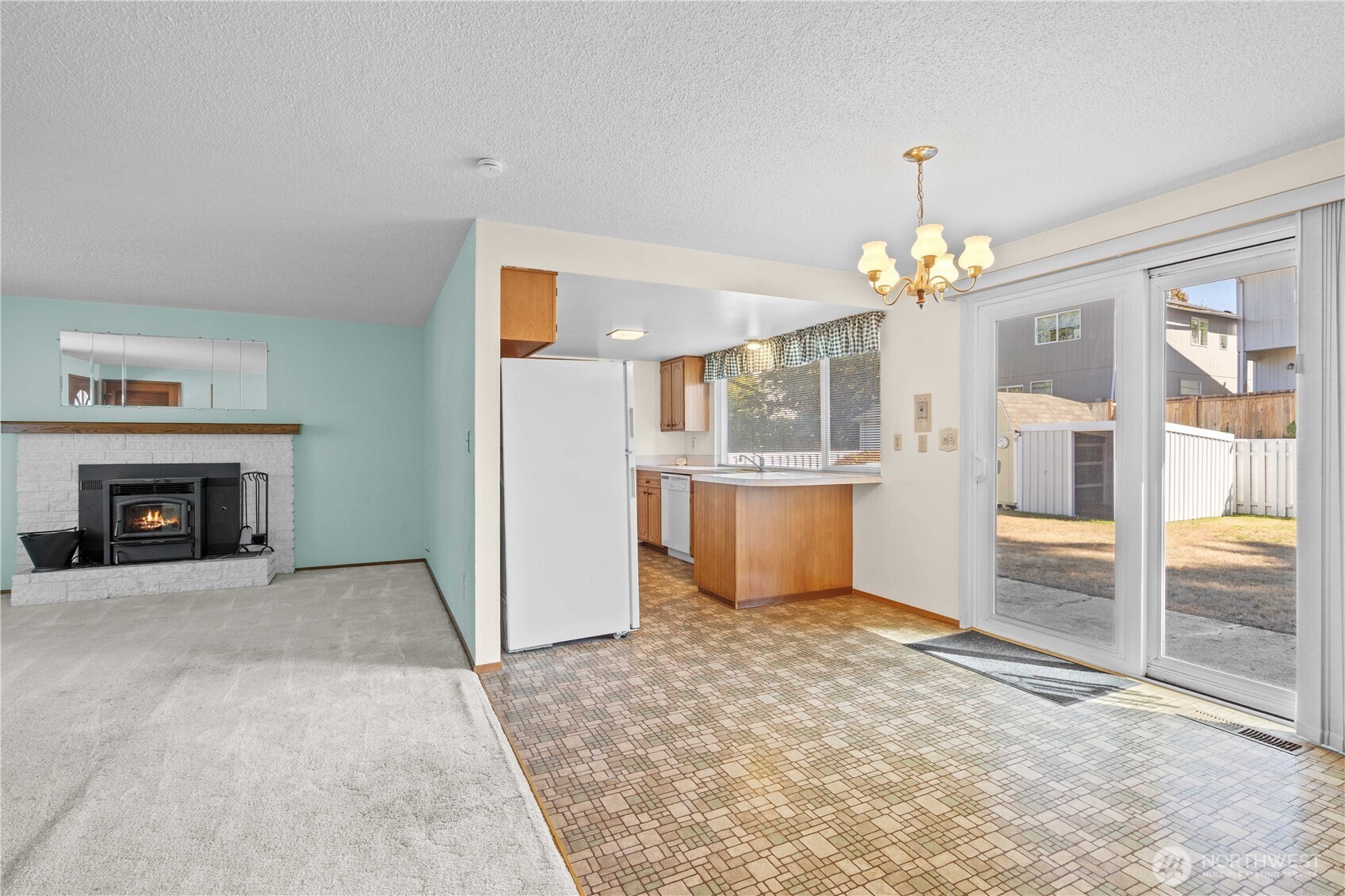 19421 Aurora Drive Property Photo 7