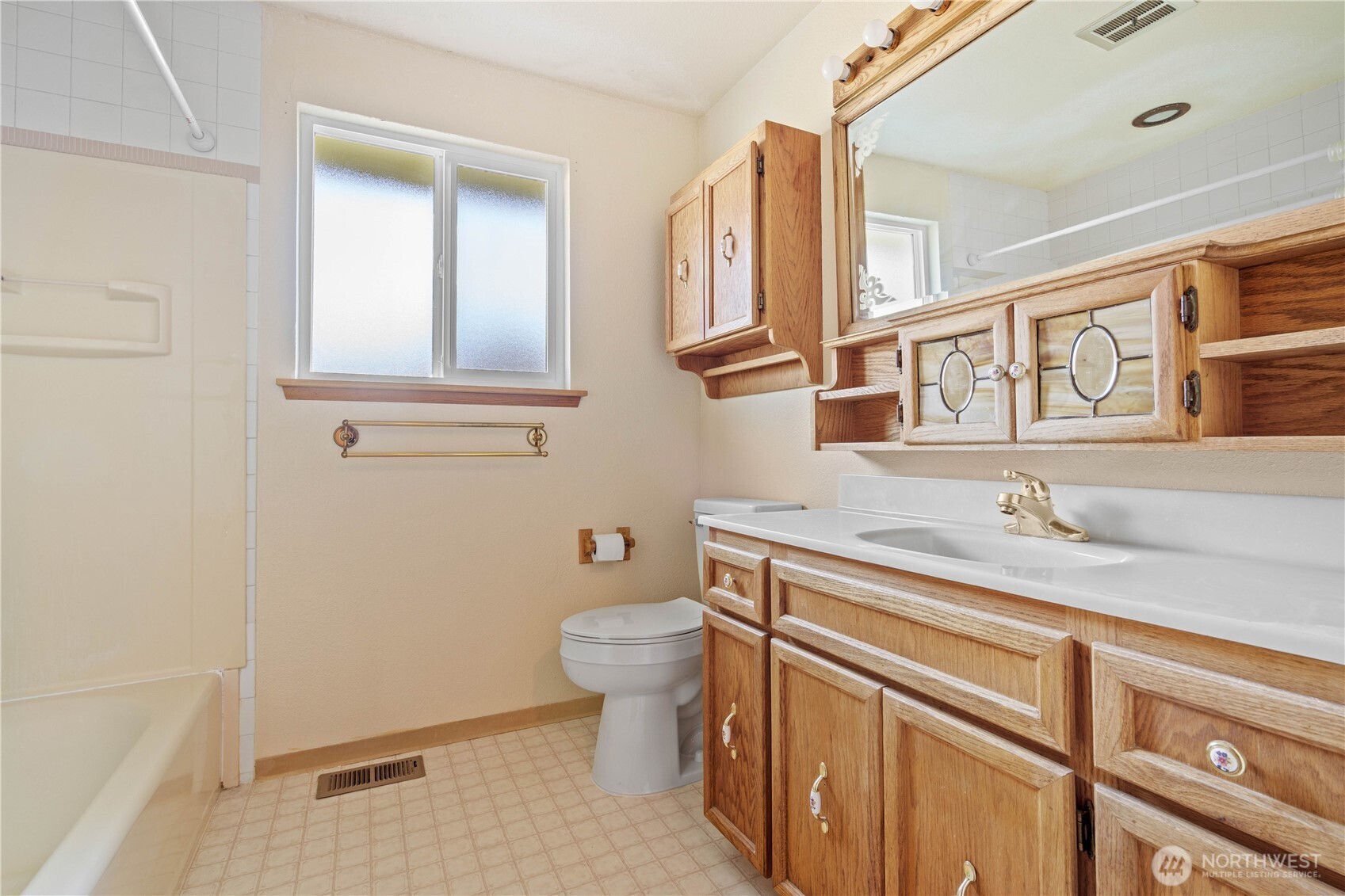 19421 Aurora Drive Property Photo 11