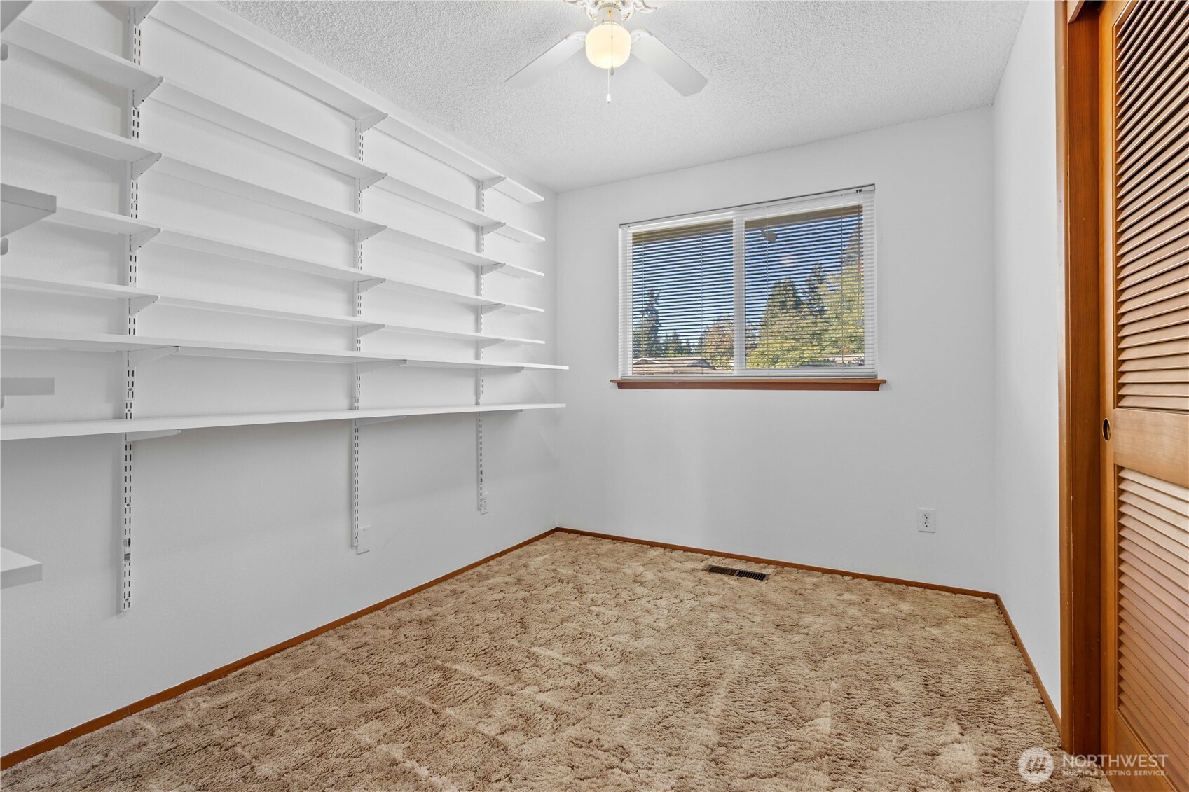 19421 Aurora Drive Property Photo 12
