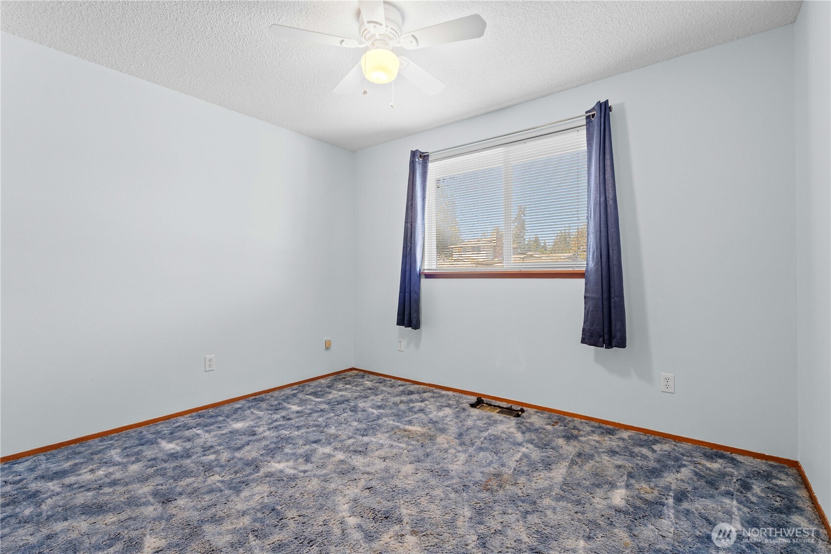 19421 Aurora Drive Property Photo 13