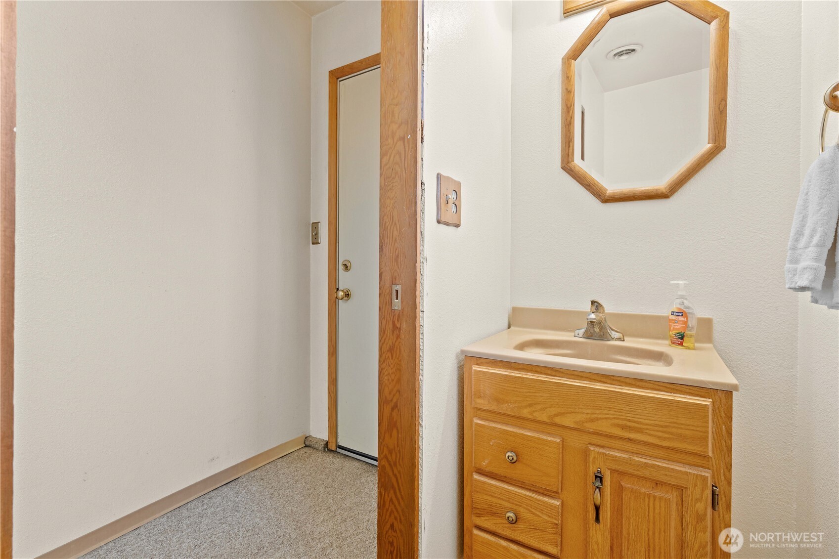 19421 Aurora Drive Property Photo 15