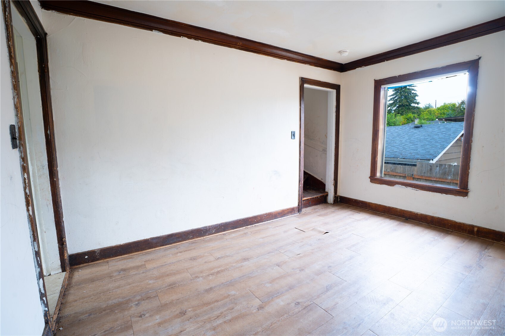 4210 S Holly Street Property Photo 4