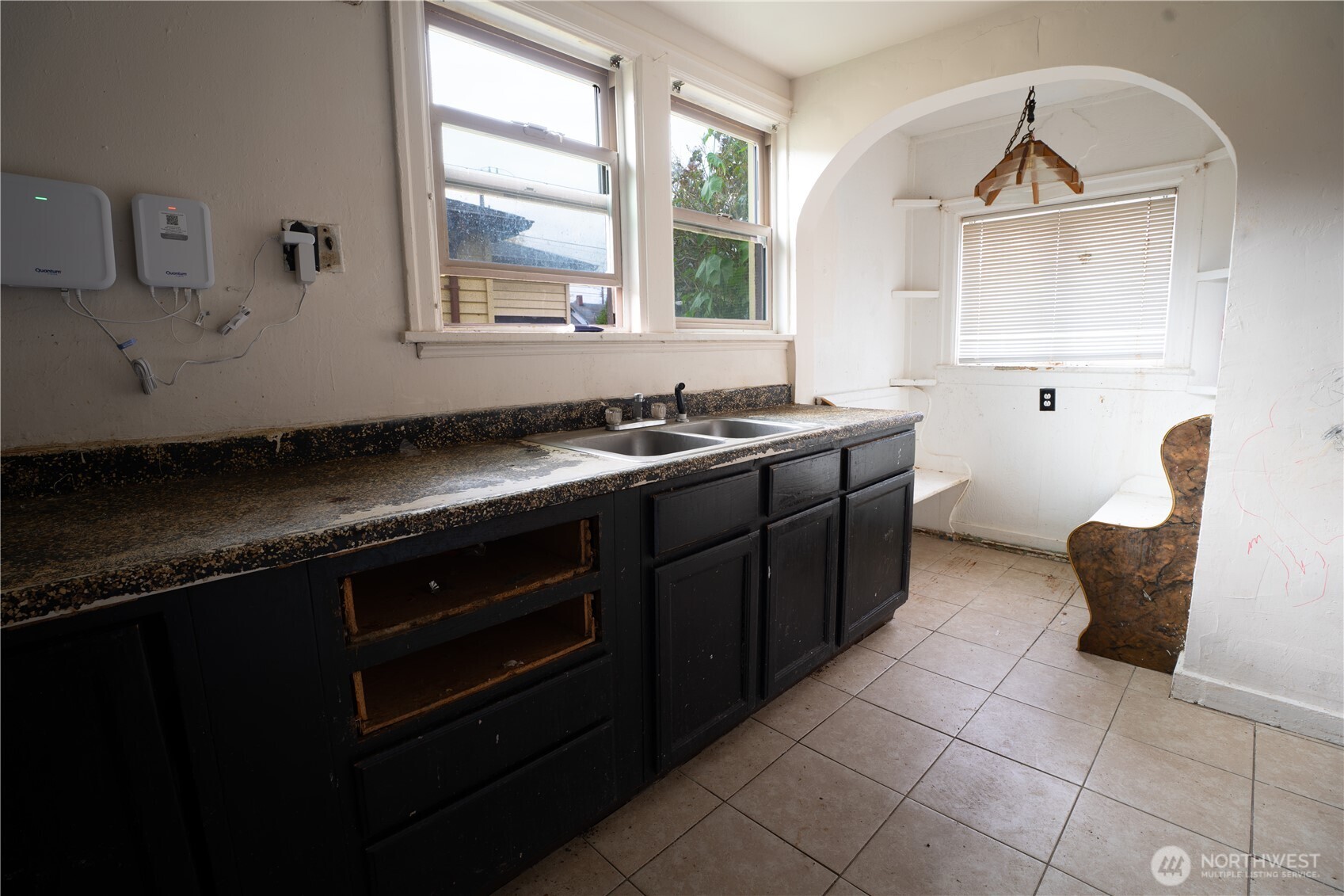 4210 S Holly Street Property Photo 8