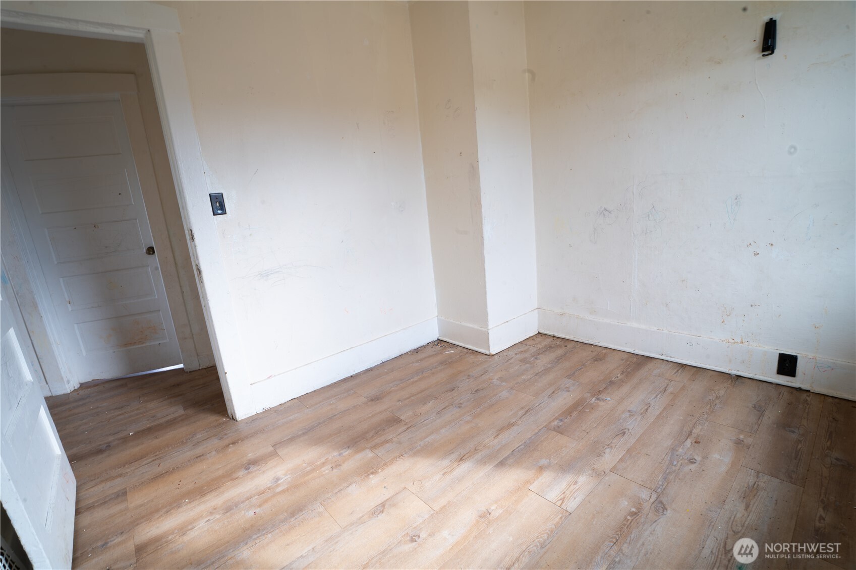 4210 S Holly Street Property Photo 11