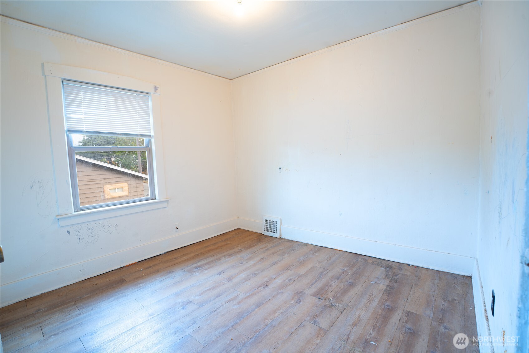 4210 S Holly Street Property Photo 15