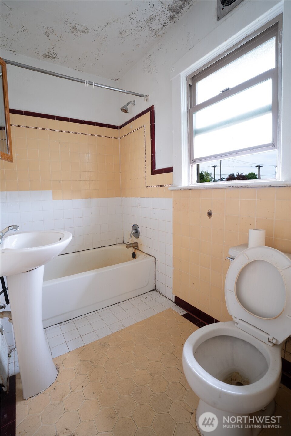 4210 S Holly Street Property Photo 18