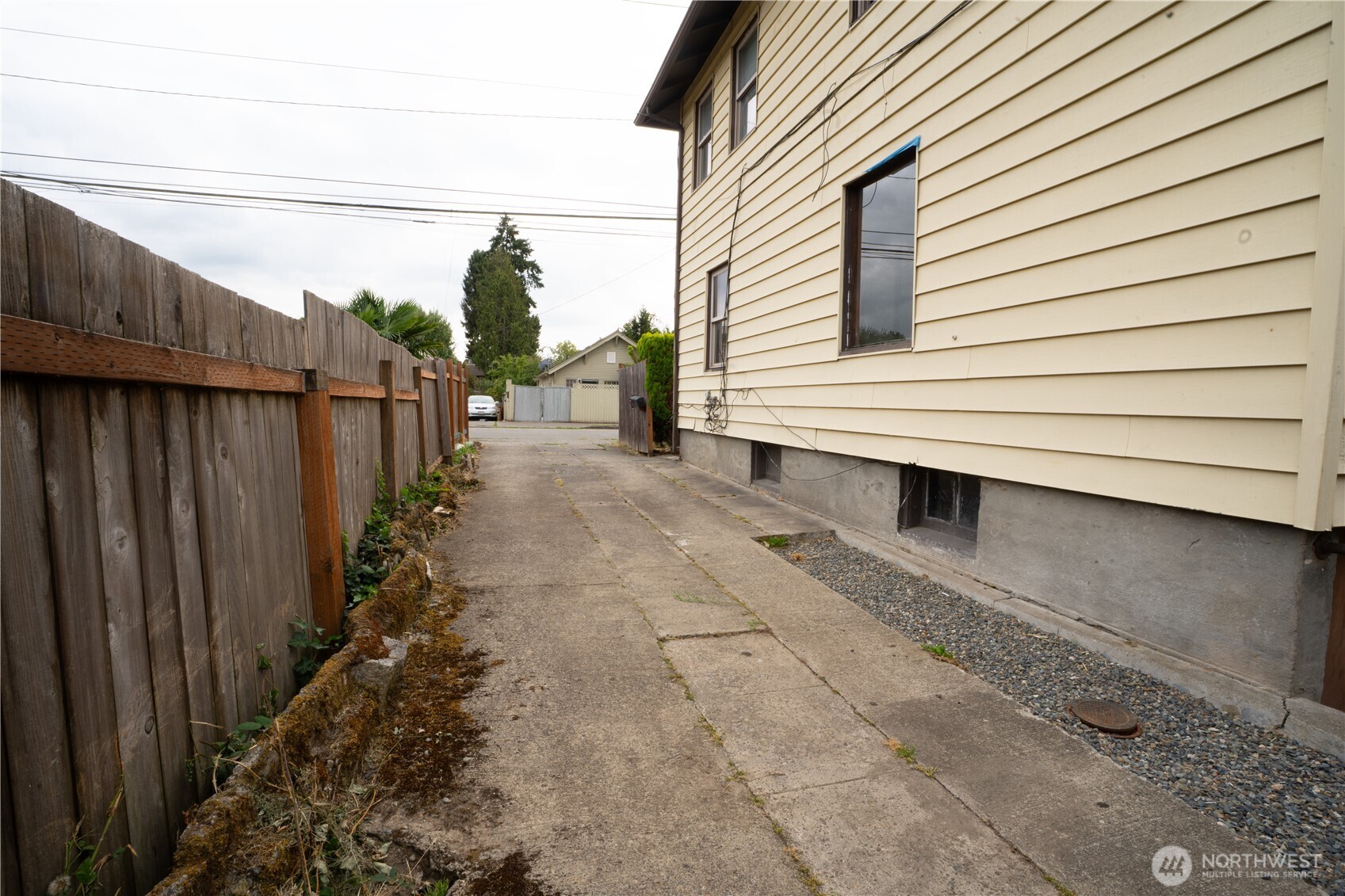 4210 S Holly Street Property Photo 27
