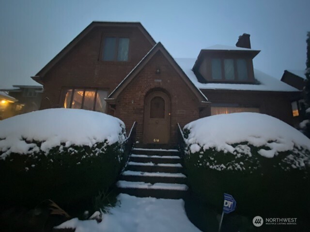 610 N Stadium Way Property Photo 3