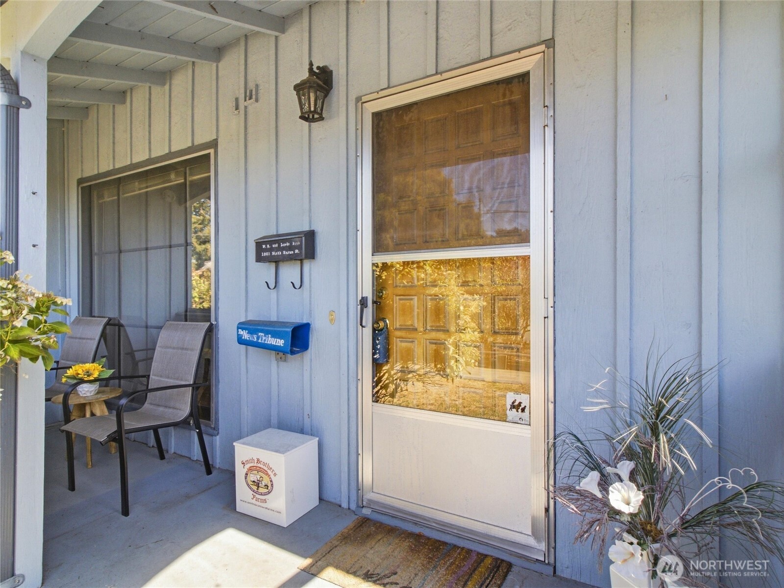 1501 N Huson Property Photo 4
