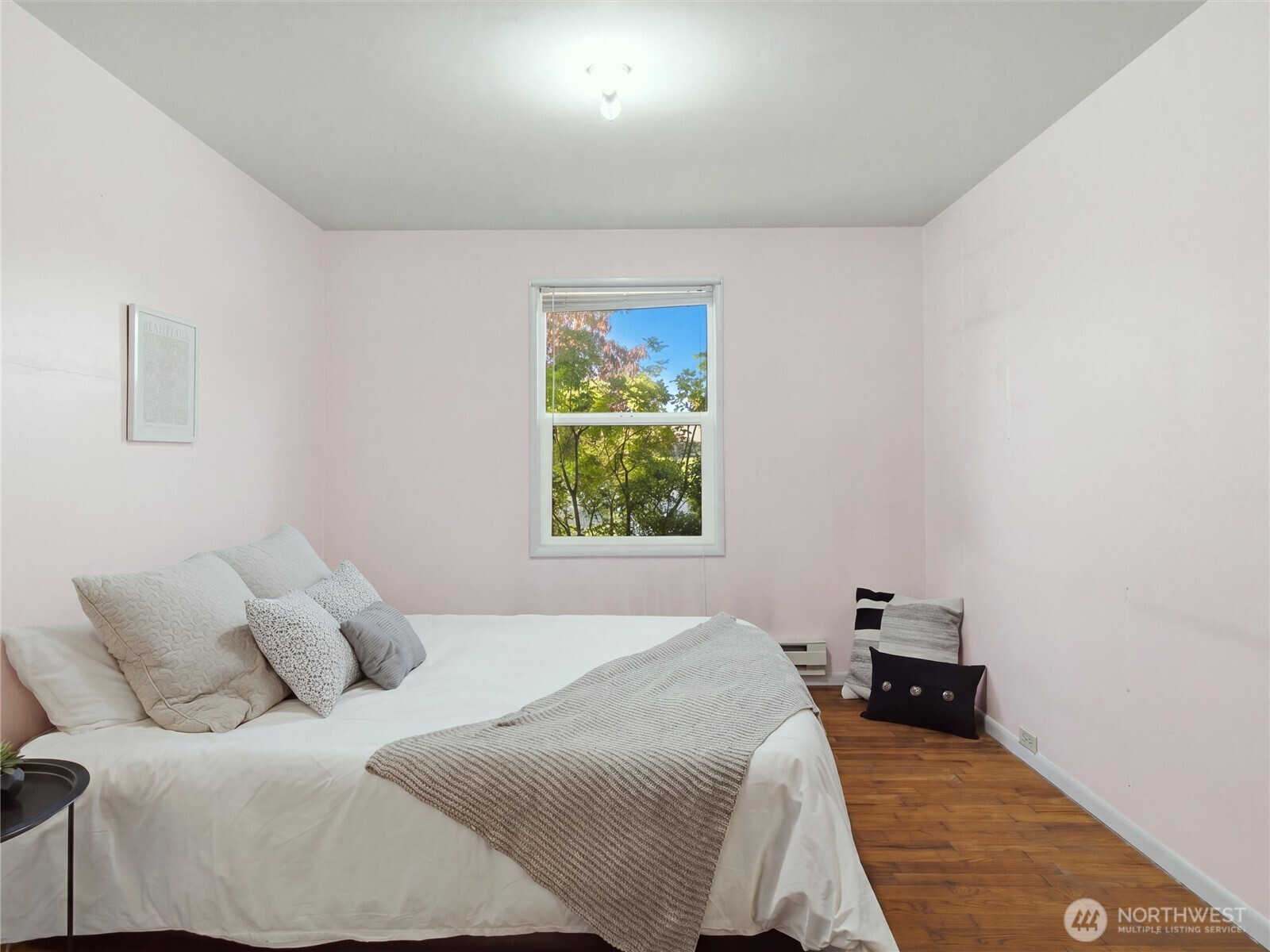 1501 N Huson Property Photo 18