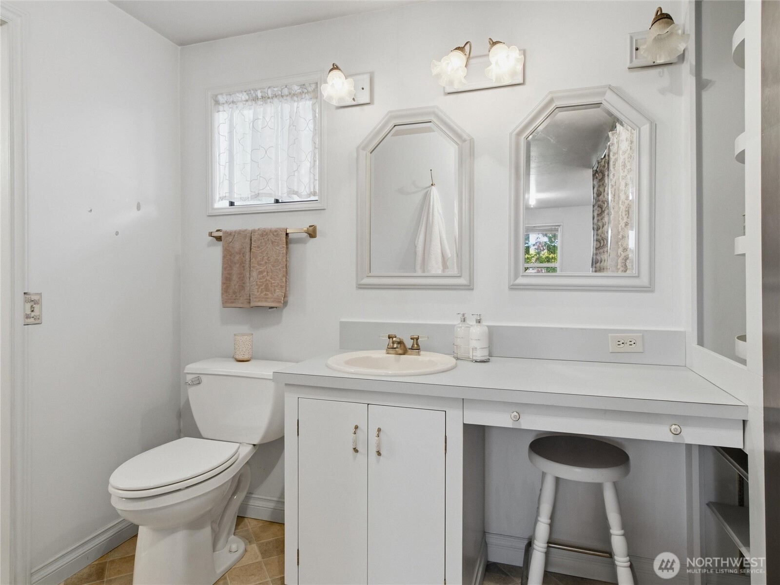 1501 N Huson Property Photo 21
