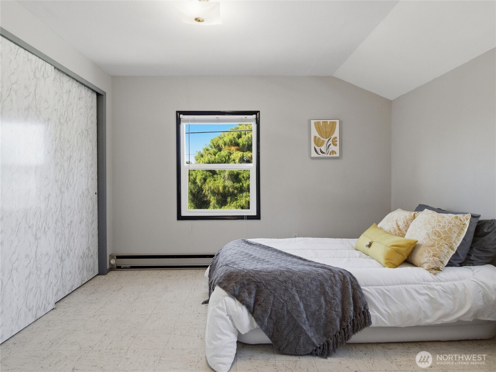 1501 N Huson Property Photo 26