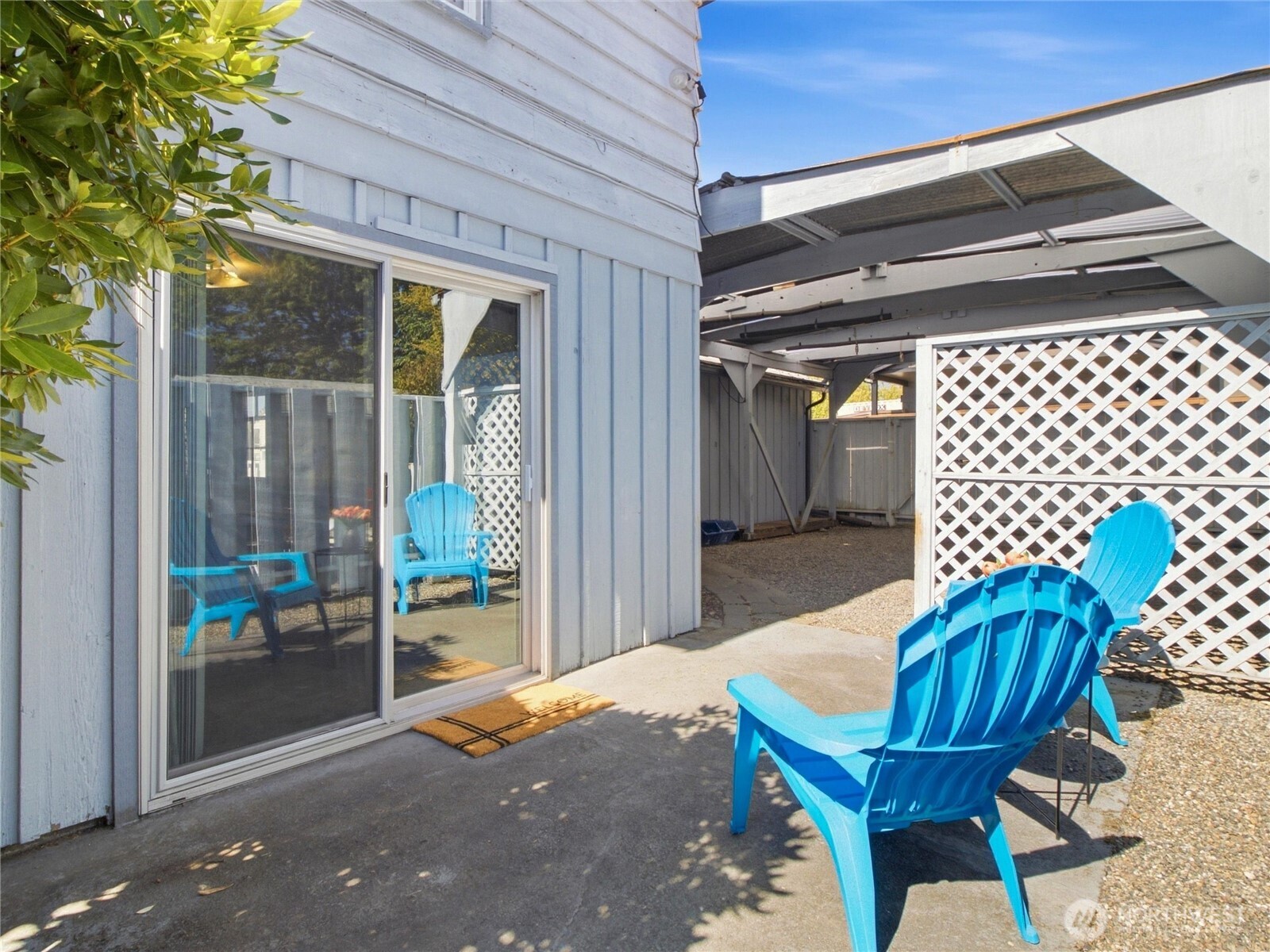 1501 N Huson Property Photo 32