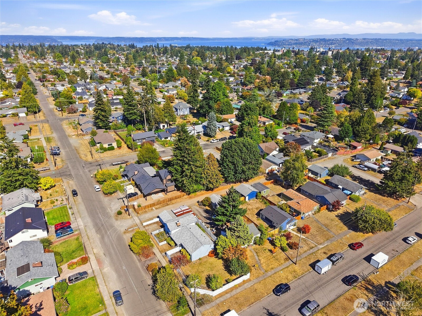 1501 N Huson Property Photo 38