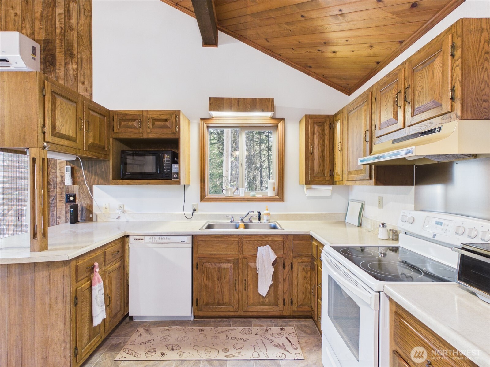 145 Barrett Creek Road Property Photo 4