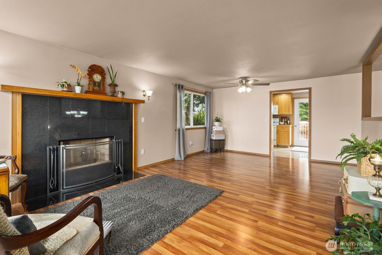 4984 31st Street Property Photo 4