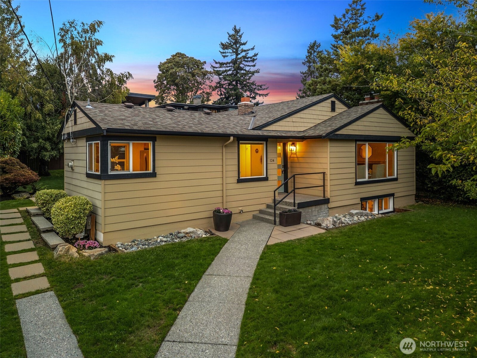 124 6th Avenue Property Photo 1