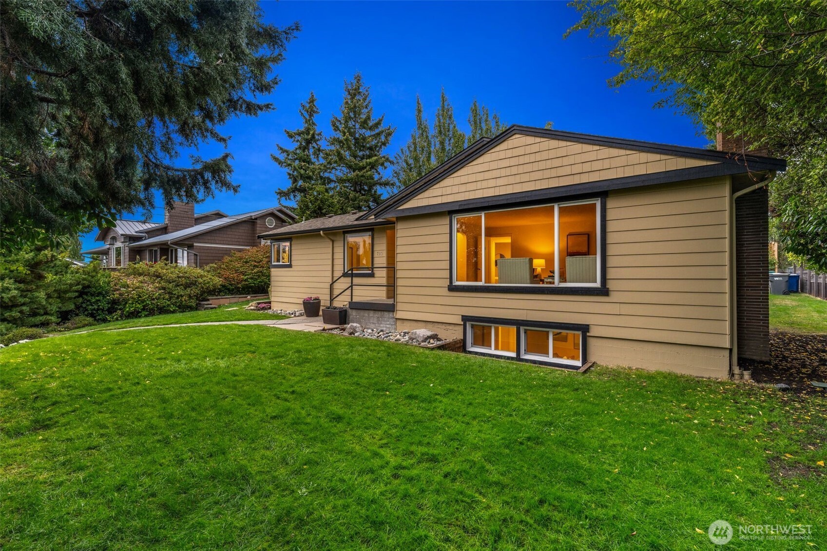 124 6th Avenue Property Photo 2