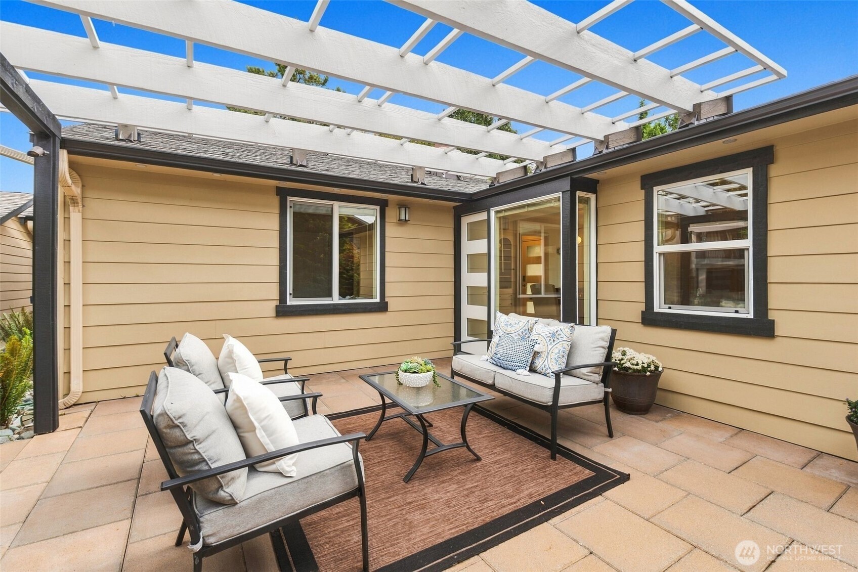 124 6th Avenue Property Photo 15