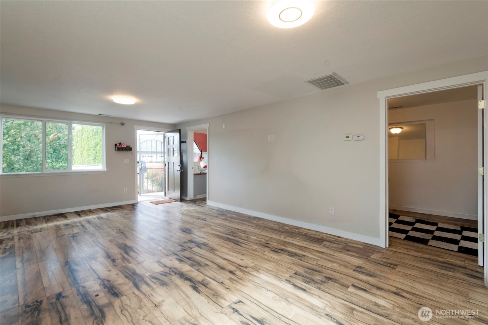 514 Richmond Avenue Property Photo 4