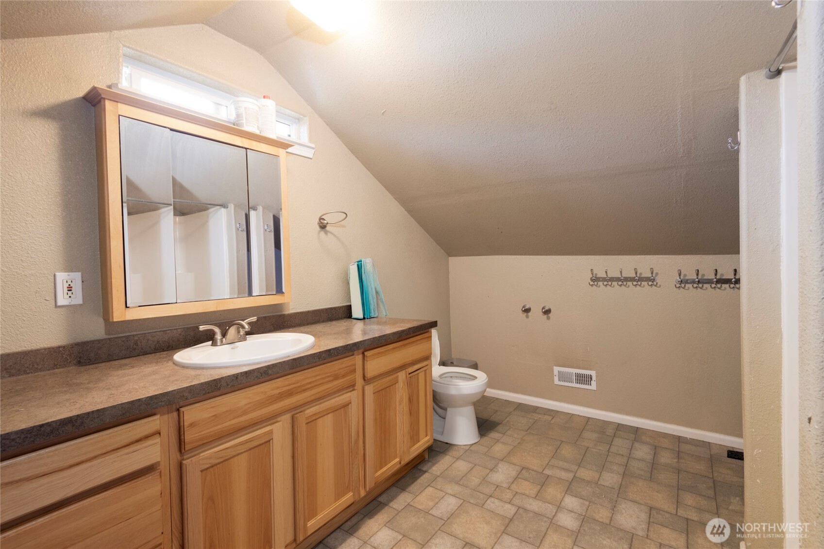 514 Richmond Avenue Property Photo 14