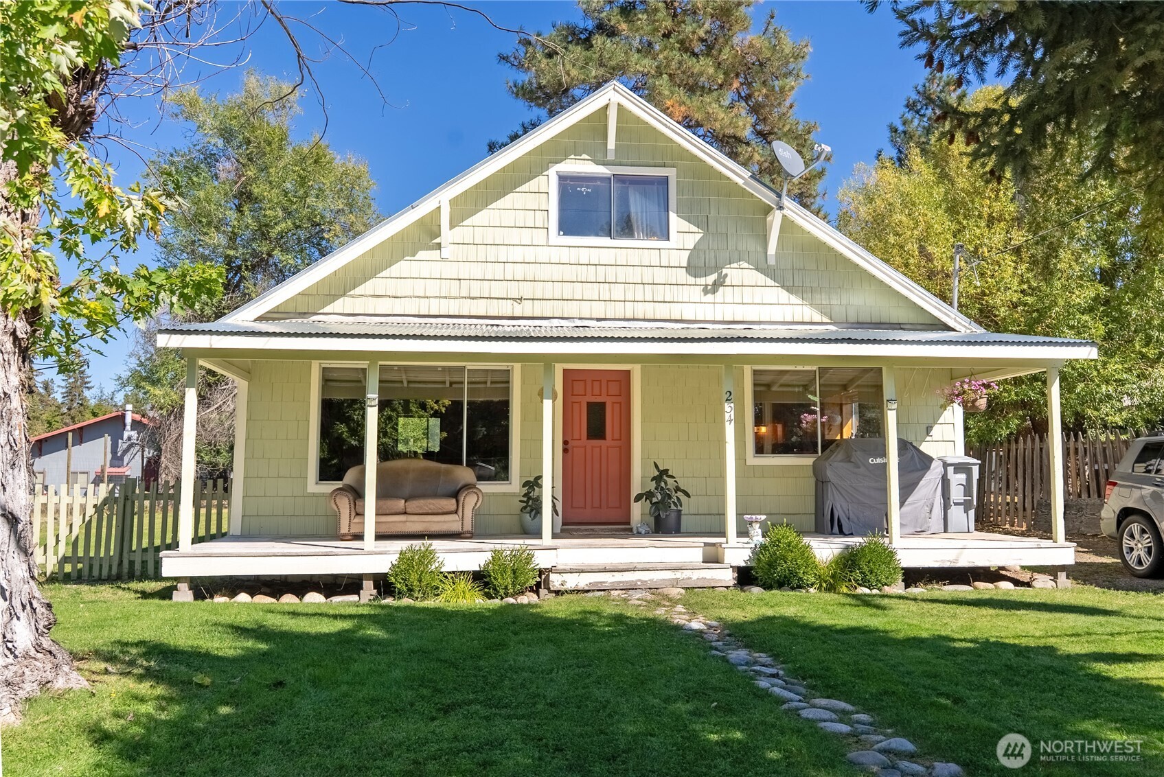 234 Castle Avenue Property Photo 1