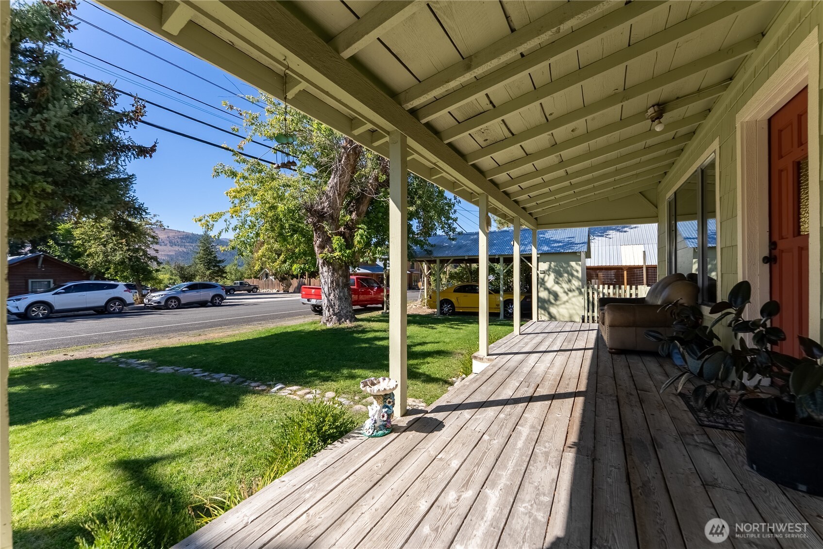 234 Castle Avenue Property Photo 2